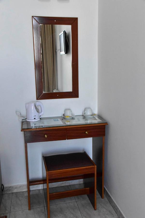 גיתיו Leonidas Hotel מראה חיצוני תמונה