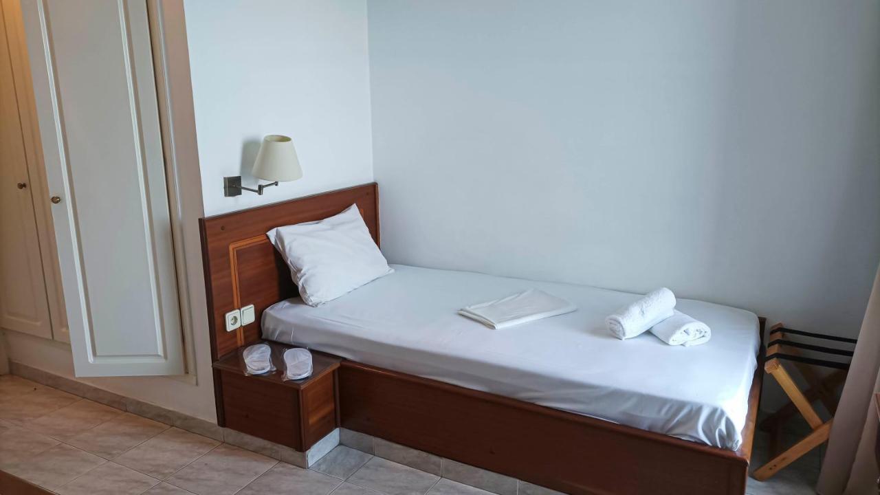גיתיו Leonidas Hotel מראה חיצוני תמונה